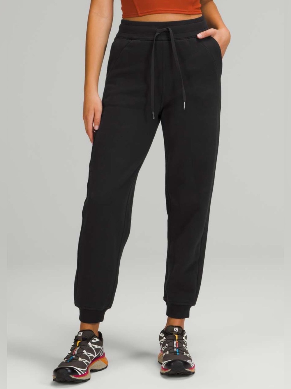 Lululemon Scuba Joggers In Black Size 4